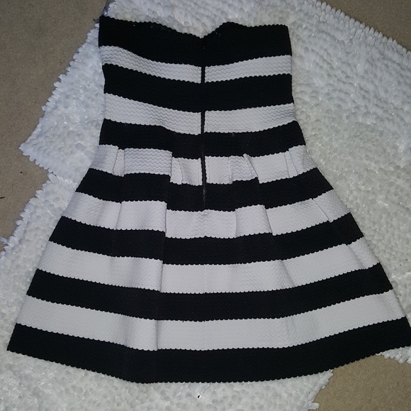 Brand New StylishTrendy Strapless Dress - Picture 2 of 4